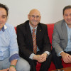 L’alcalde i el regidor d’Esports de L’Olleria reben Fernando Arjona