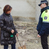Ayuntamiento refuerza  vigilancia policial para evitar residuos de perros en  parques y vías públicas