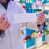 Des de hui, les persones de “risc” poden arreplegar mascarillas en la farmàcia
