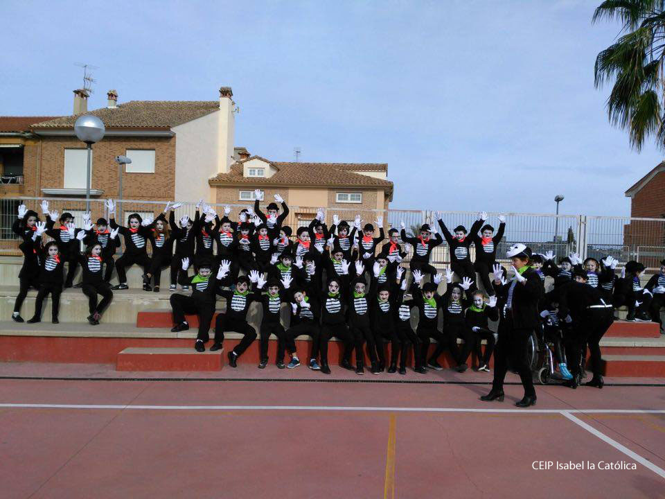 12650642_1117615328270633_195140663_n