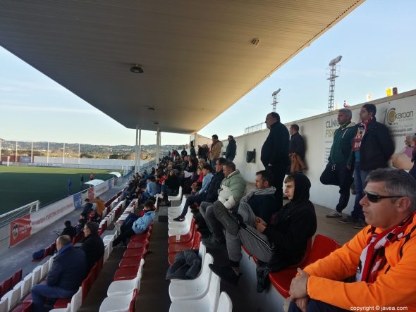 grada-del-municipal-de-javea-durante-el-partido-590x443